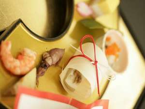 ≪お祝い膳例≫素材や味付けはもちろん、一品一品の盛りつけも華やかに…料理長渾身の懐石です。